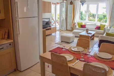 Villa Bethany, Lavanta, *